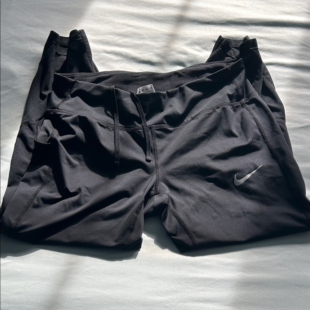 Nike Black Performance capri leggings